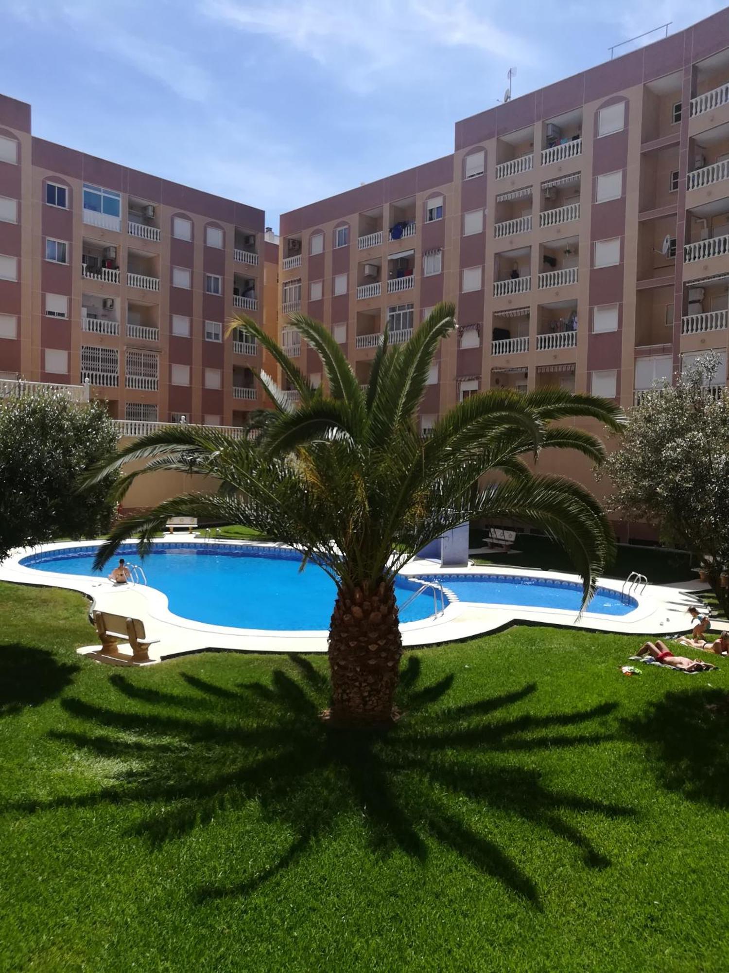 Bonito Apartamento En Torrevieja Luaran gambar